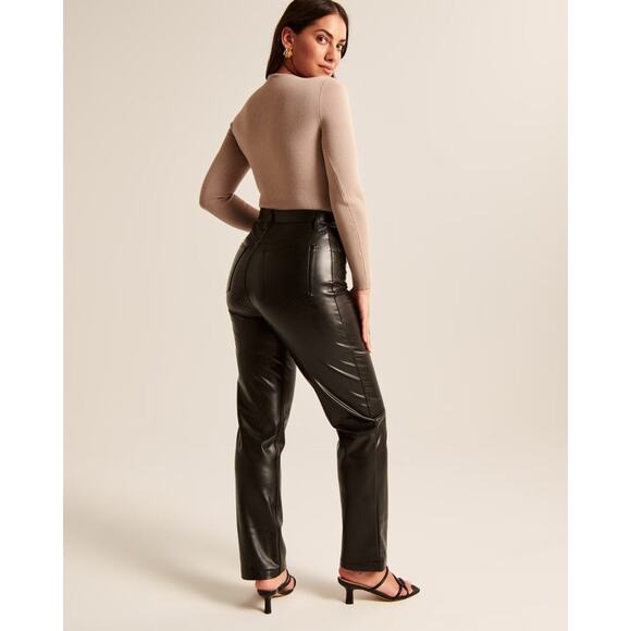 Abercrombie & Fitch Curve Love Vegan Leather 90s Straight Pant - 27 - Black - Picture 3 of 6